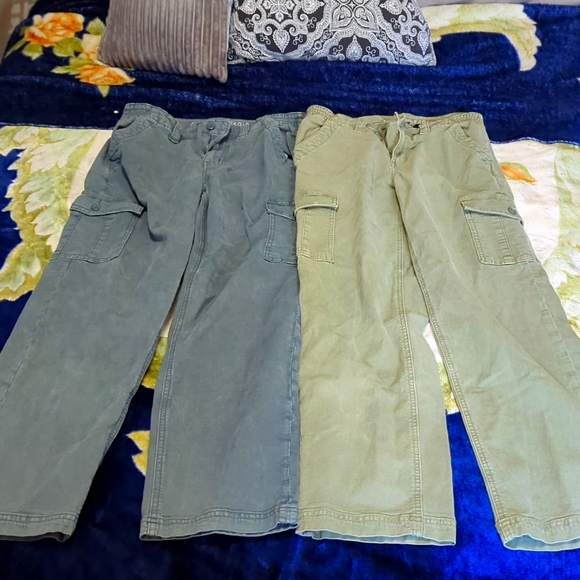 2 pairs of pants - Picture 1 of 5